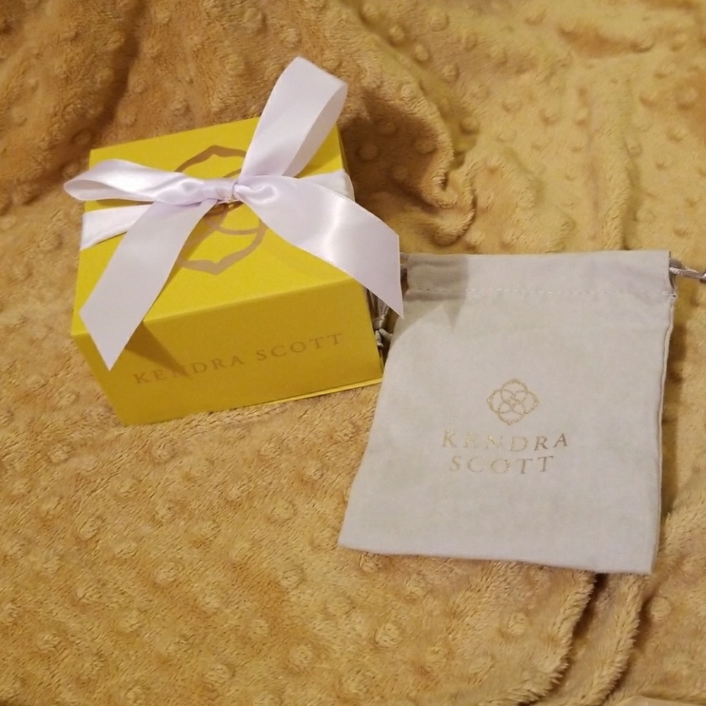 Kendra Scott Box and Bag